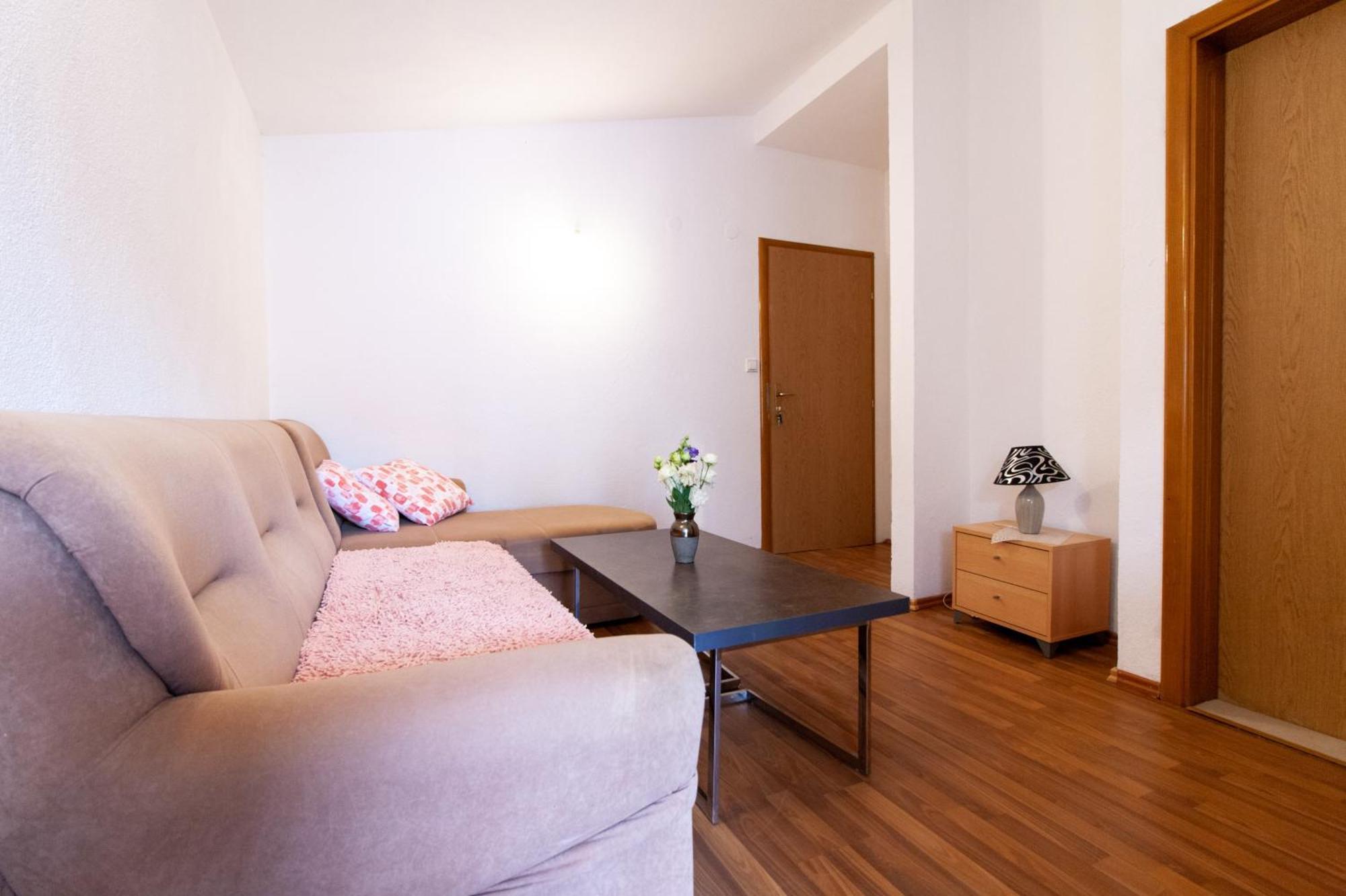 Apartments Laura Neum Rom bilde